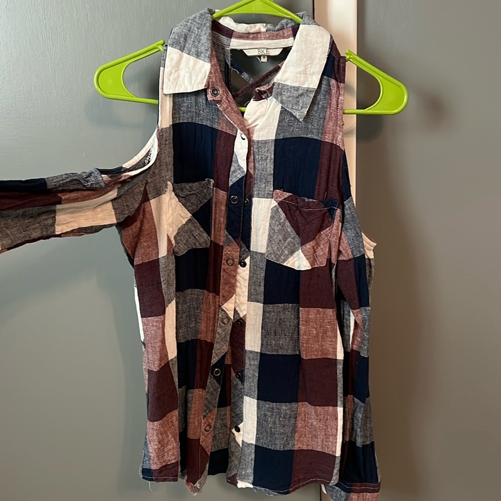 Buckle BKE cold shoulder top